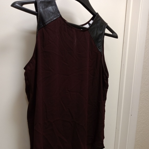 Top - Picture 1 of 1